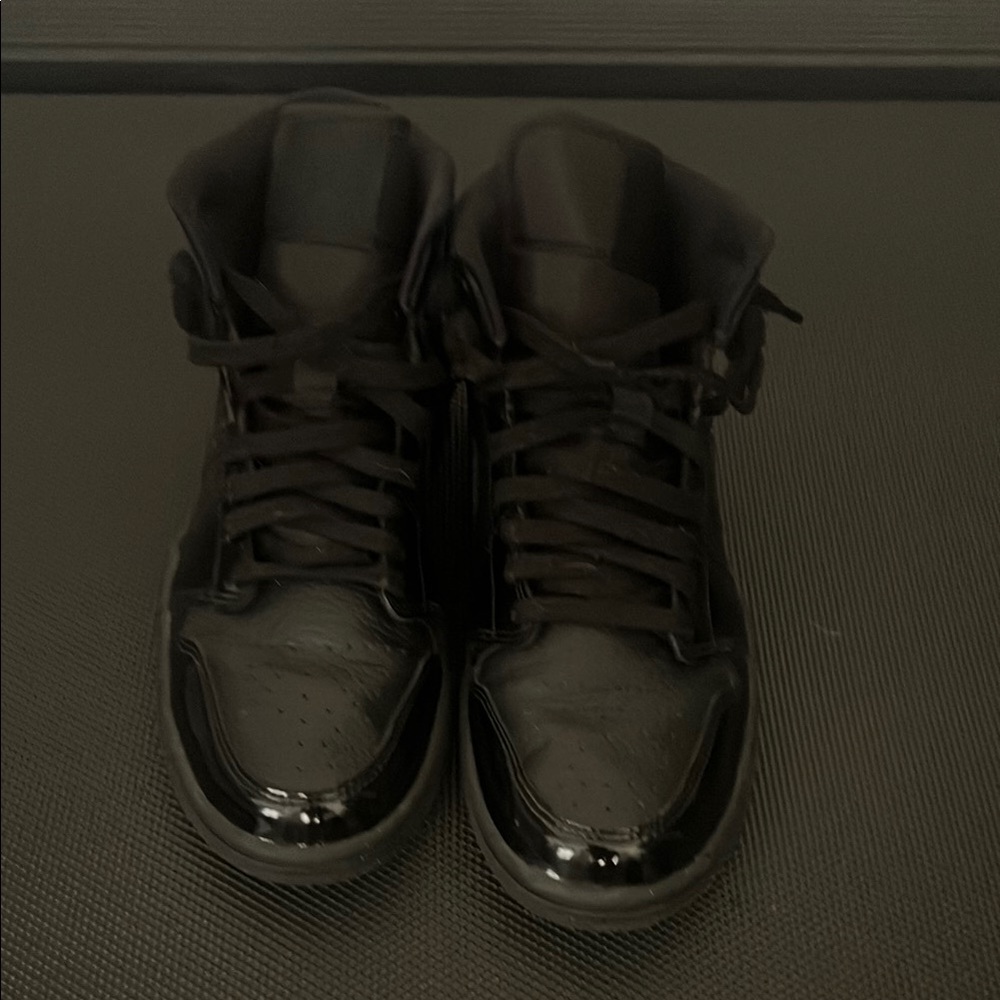 Jordan Black High-Top Sneakers Classic Design